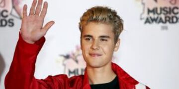 Canadian singer Justin Bieber arrives for the NRJ Music Awards ceremony at the Festival Palace in Cannes, France, November 7, 2015. REUTERS/Eric Gaillard francia Justin Bieber 17 u00aa Anual de Premios NRJ Music musica musico musicos cantante festival