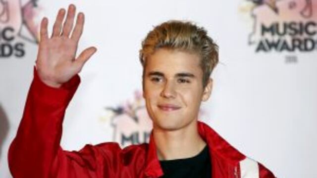 Canadian singer Justin Bieber arrives for the NRJ Music Awards ceremony at the Festival Palace in Cannes, France, November 7, 2015. REUTERS/Eric Gaillard francia Justin Bieber 17 u00aa Anual de Premios NRJ Music musica musico musicos cantante festival
