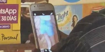 Escracharon a un acosador que filmó a una nena de 14 años\u002E (Fuente: Radio Sudamericana)