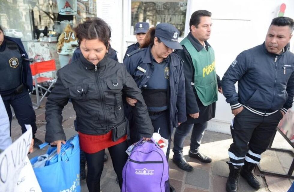 Crece la tensión en La Plata por el operativo contra los manteros