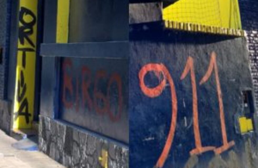 La sede de Central del Cruce Alberdi amaneció con pintadas