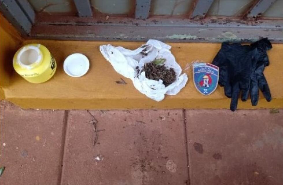Intentaron ingresar droga a la Unidad Penal de Eldorado en un pote con pegamento