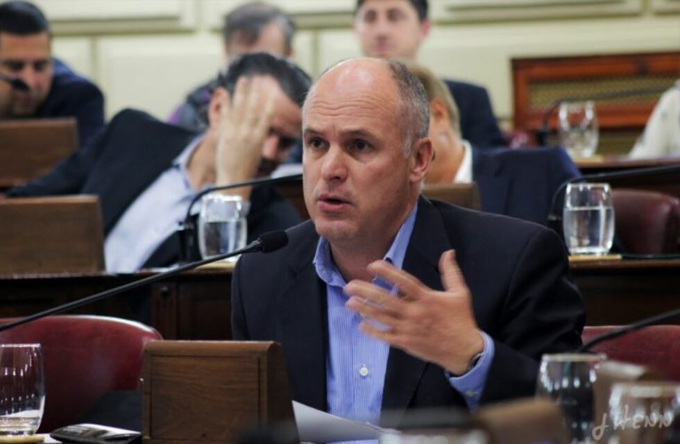 Henn contra Angelini: "No habla como santafesino"