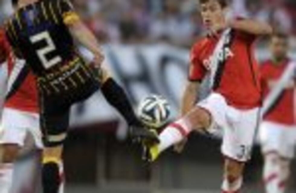 River se lo dio vuelta a Olimpo y le ganó 2-1 en Bahía Blanca