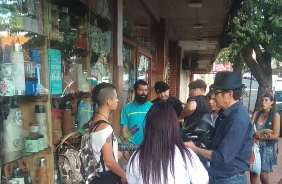 Detuvieron a dos vendedores ambulantes durante un control