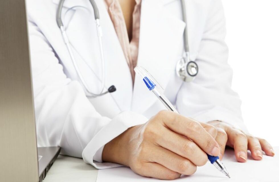 Denuncian a ginecólogo del hospital Gumersindo Sayago por conducta abusiva