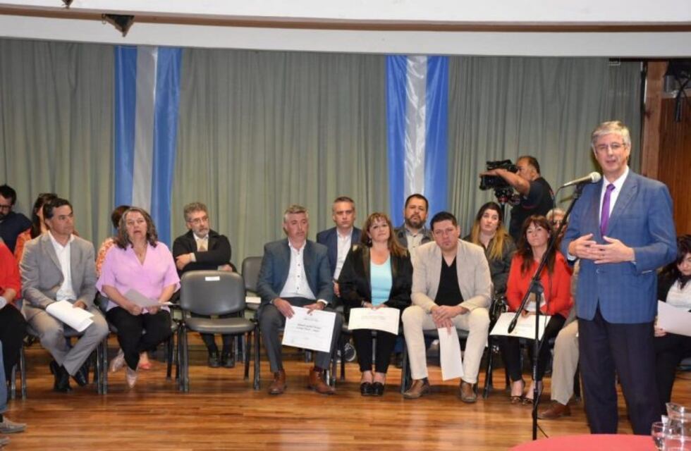 Ongarato, proclamado para su segundo mandato como Intendente de Esquel