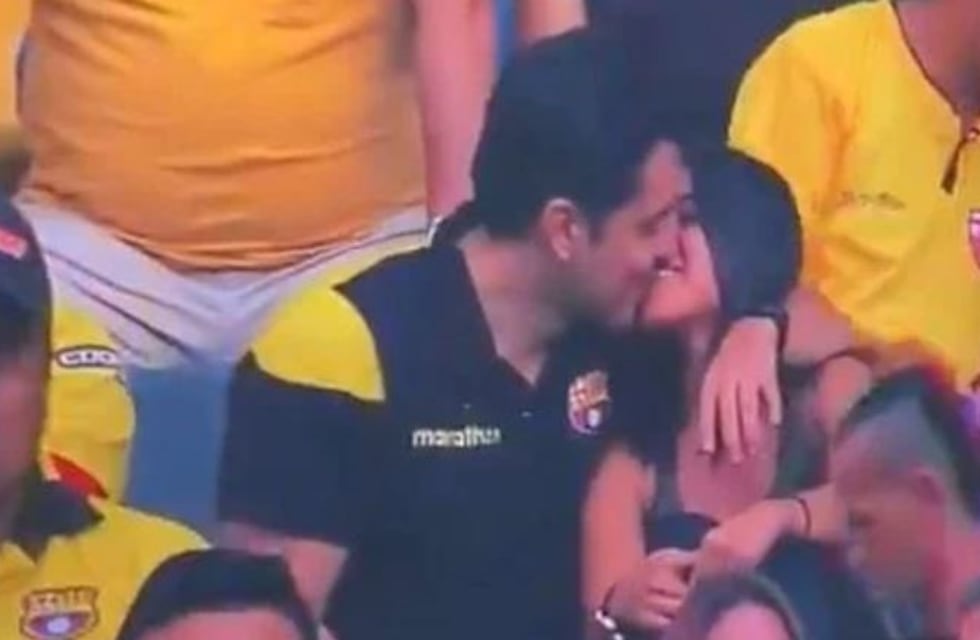 Infiel in fraganti: fue a la cancha con su amante y las cámaras lo delataron