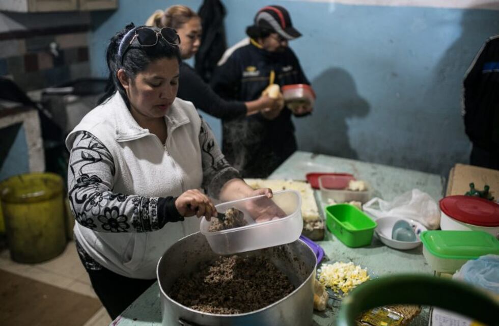Movimientos sociales lanzaron una canasta de 10 productos a 300 pesos