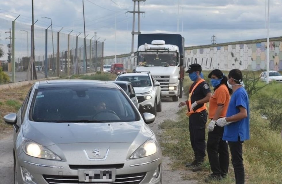 Detuvieron a un matrimonio que llegó a Catamarca proveniente de Italia falsificando documentos