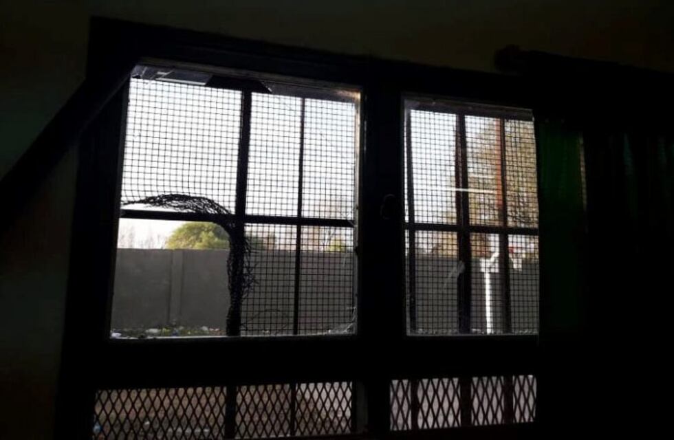 Volvieron a robar en una escuela y saquearon el comedor