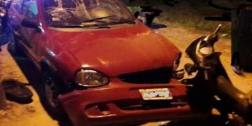 En la huida chocó con un auto estacionado\u002E