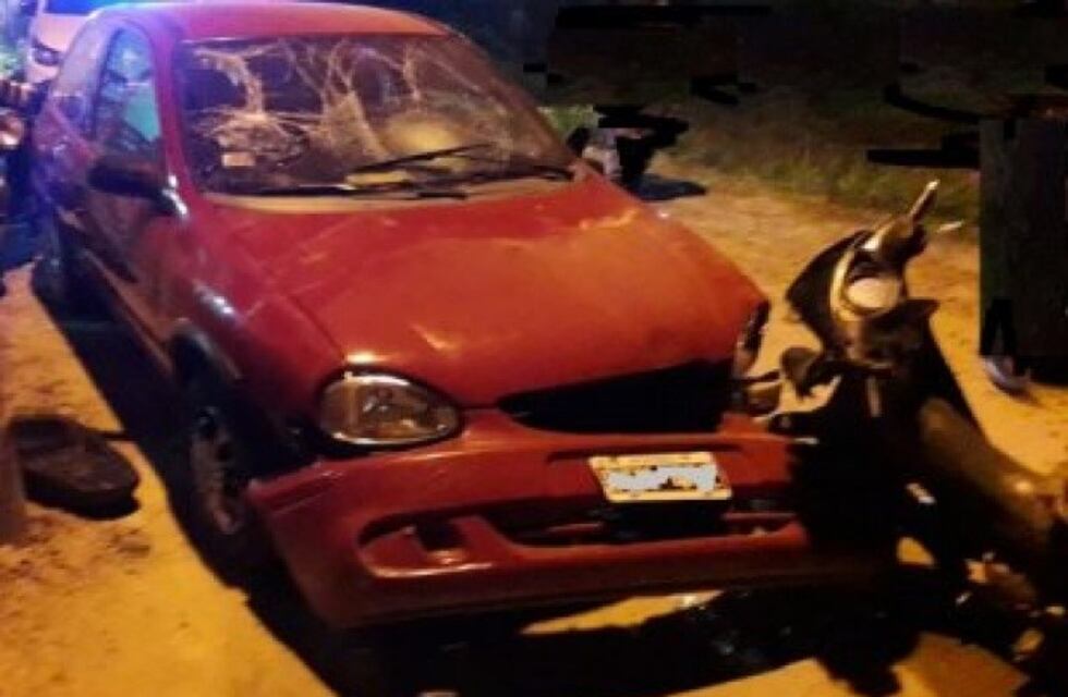 Robó una moto, en la huida chocó contra un auto estacionado