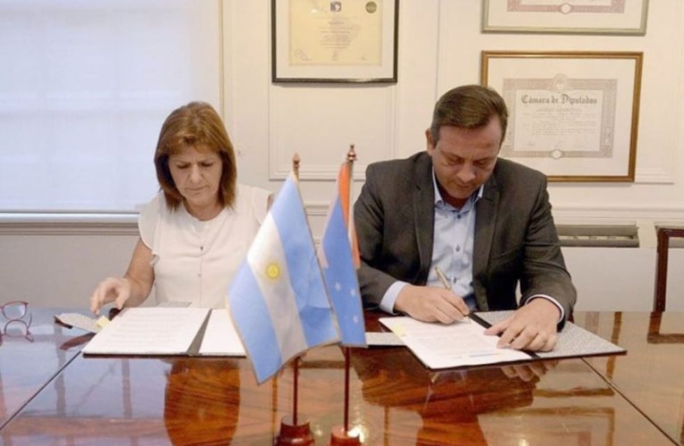 Tierra del Fuego oficializó el convenio para expulsar a los extranjeros con antecedentes penales