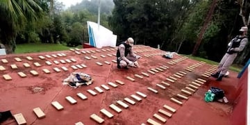 La droga apareció a unos 100 metros de la costa del río Paraná\u002E Imagen ilustrativa
