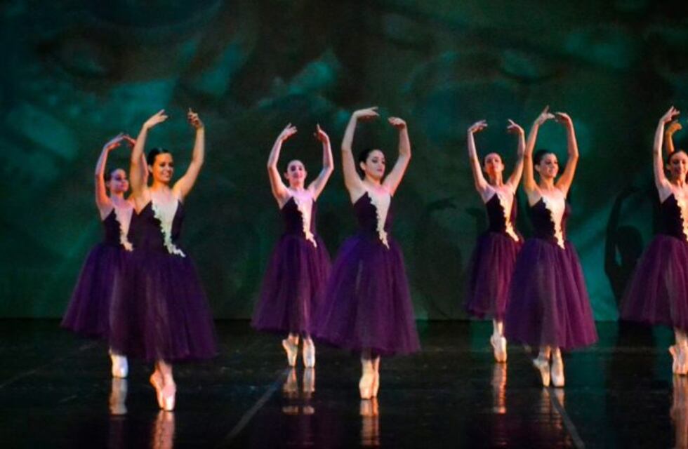 Acto de colación de la Academia de Ballet de Moscú en el Teatro de la Prosa