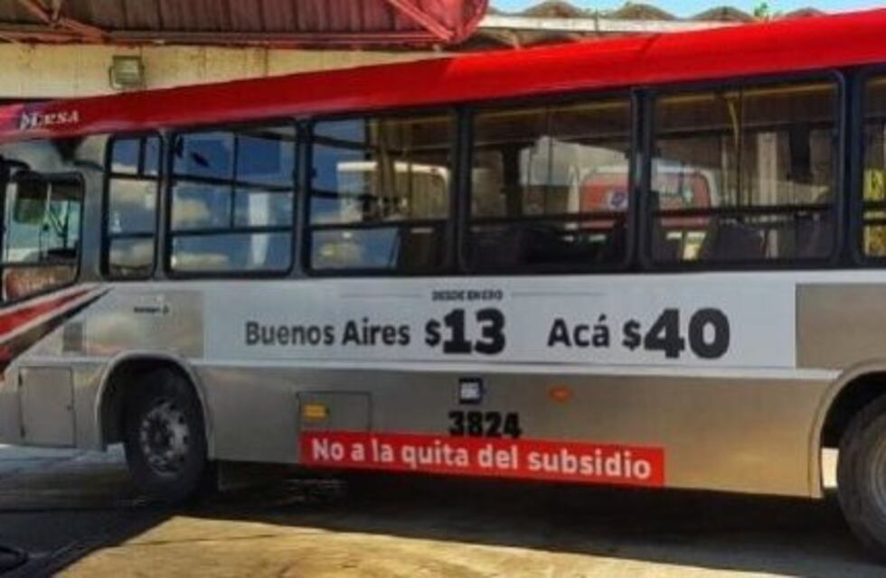 Plotearon los colectivos en rechazo a la quita de subsidios