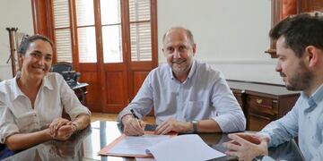 Perotti congeló su sueldo y el de todo su gabinete (@omarperotti)