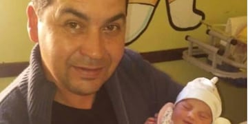 Un policía ejemplar: ayudó a una mujer a dar a luz a su hija