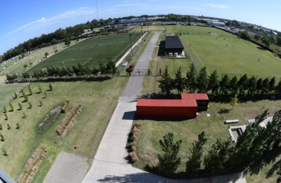 Sin fútbol por el coronavirus, Newell's aprovecha para poner a punto sus canchas