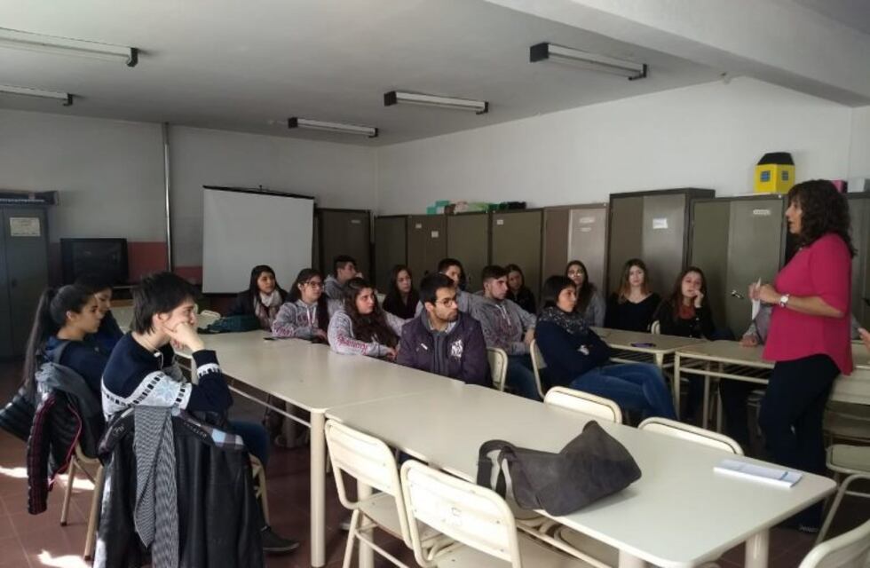 Los Antiguos: presentaron programa de becas 60 Años