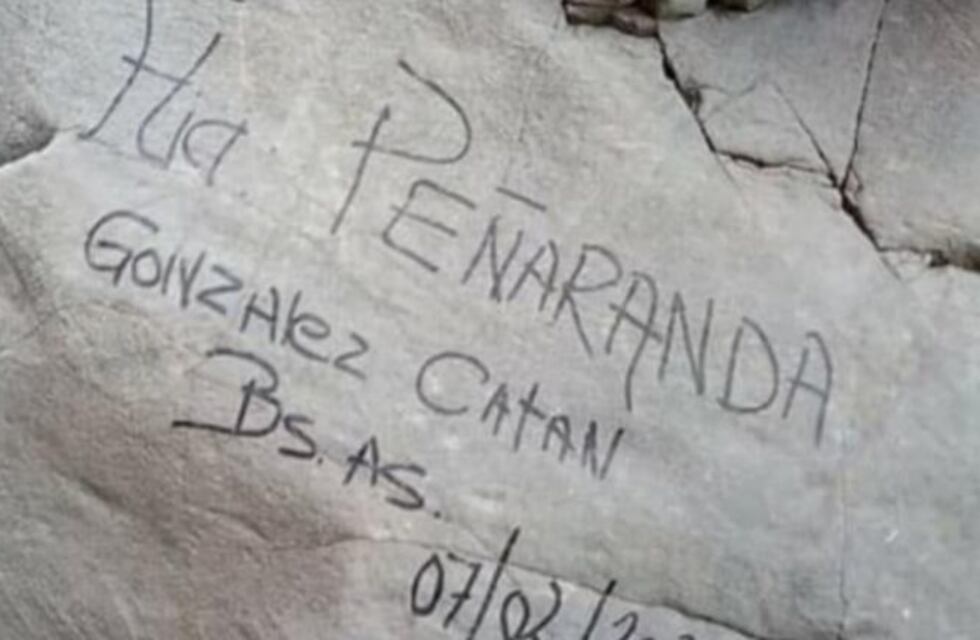 La familia que hizo la pintada en Valle Grande va a enmendar el daño en el ambiente
