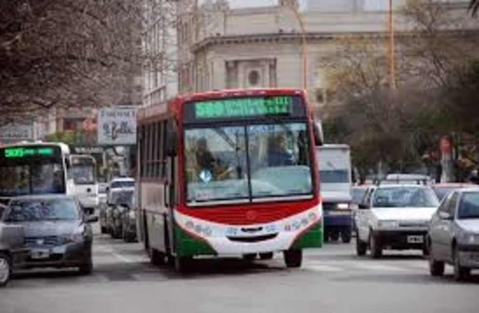 Líneas de colectivos cambian su recorrido por corte de calle en Belgrano y Dorrego