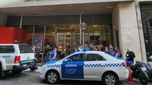 Allanamientos en la City porteña