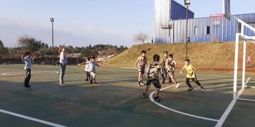 Regresan las clases de básquet en Eldorado.