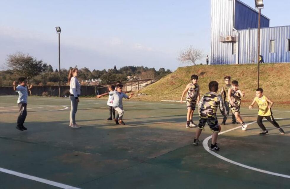 Regresan las clases de básquet en Eldorado