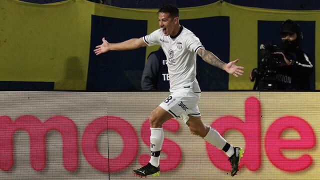 Venía con envión Carlos Auzqui por el gol a Boca, pero una lesión muscular la frenaría.