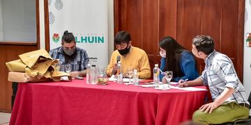 Apertura de sobres para obras en el barrio 9 de octubre