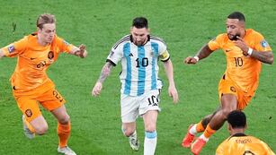 La jugada que Lionel Messi repitió idéntica con 20 años de diferencia.