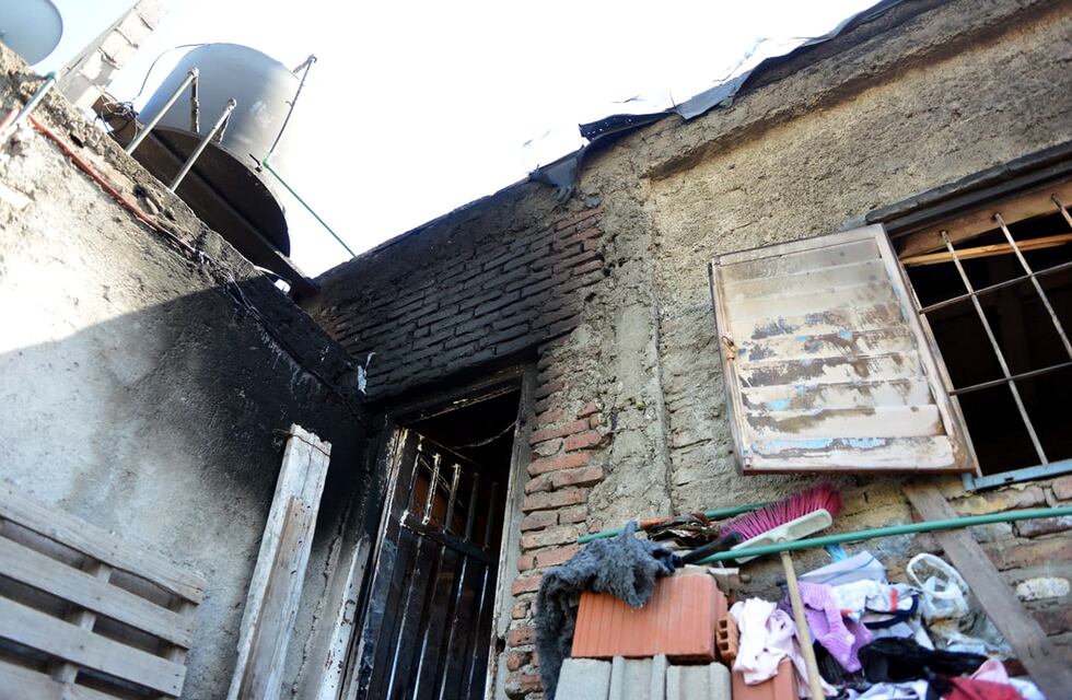 Córdoba: con 10 años, salvó a sus hermanitos de nueve meses mientras su casa se incendiaba