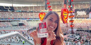 La rosarina consiguió acceso al VIP en Saint-Denis.