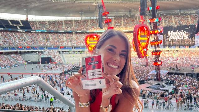 La rosarina consiguió acceso al VIP en Saint-Denis.