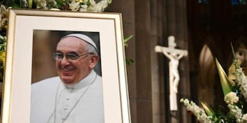Una multitud despide al Papa Francisco en la Basílica de San Pedro: el velatorio es por tres días