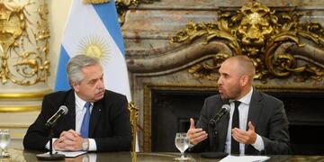 18 04 22
El Pais
Conferencia de prensa Martín Guzmán Alberto Fernández
Clarín