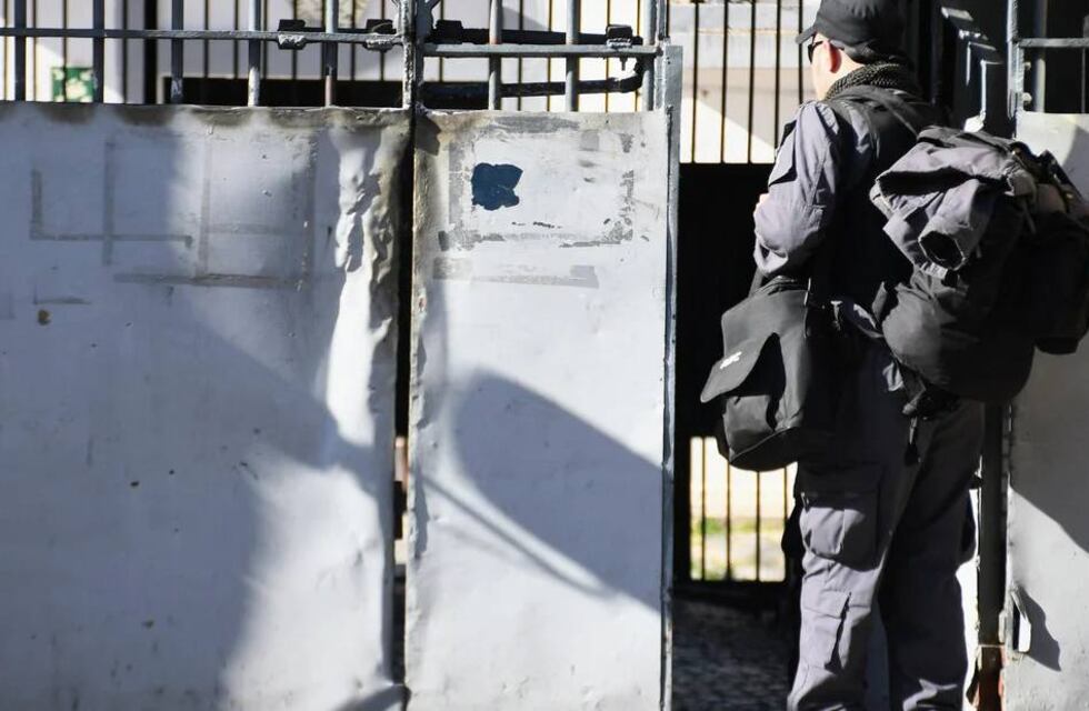 Balacera en una cárcel de Rosario: revelan qué decía la nota de los tiradores