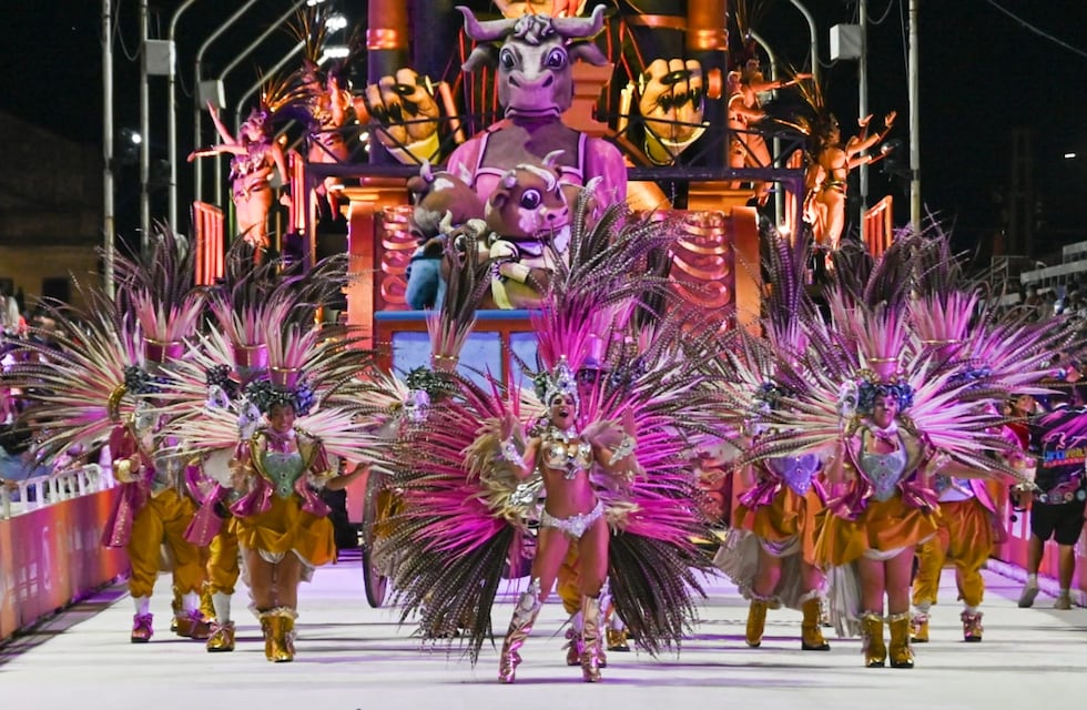 La Comparsa Papelitos se consagró nuevamente campeona del Carnaval del País