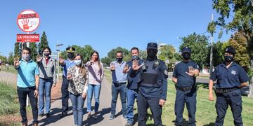 La Municipalidad de Godoy Cruz inauguró tres nuevos carteles contra el acoso callejero en los parques del departamento. Gentileza MGC