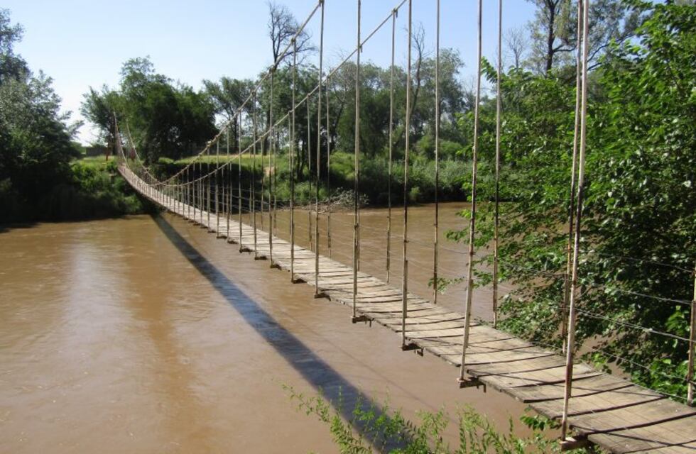 Por los 50 años del puente colgante se realizará un acto en su homenaje