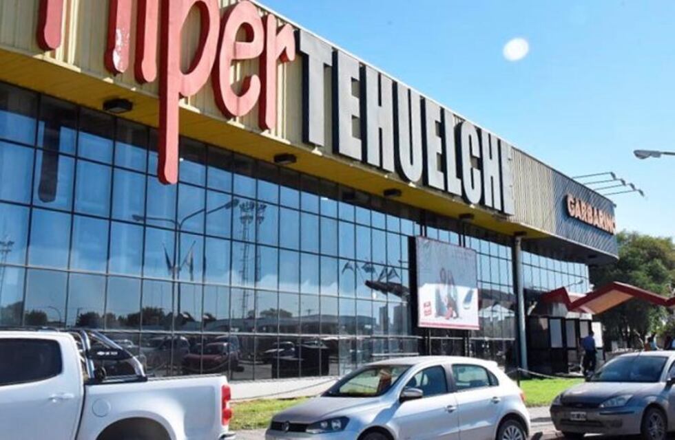 En Santa Rosa, el secretario de Trabajo obligó a cerrar a Hipertehuelche, excepto la ferretería