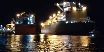 Zarpó la primera embarcación con GNL desde el puerto bahiense