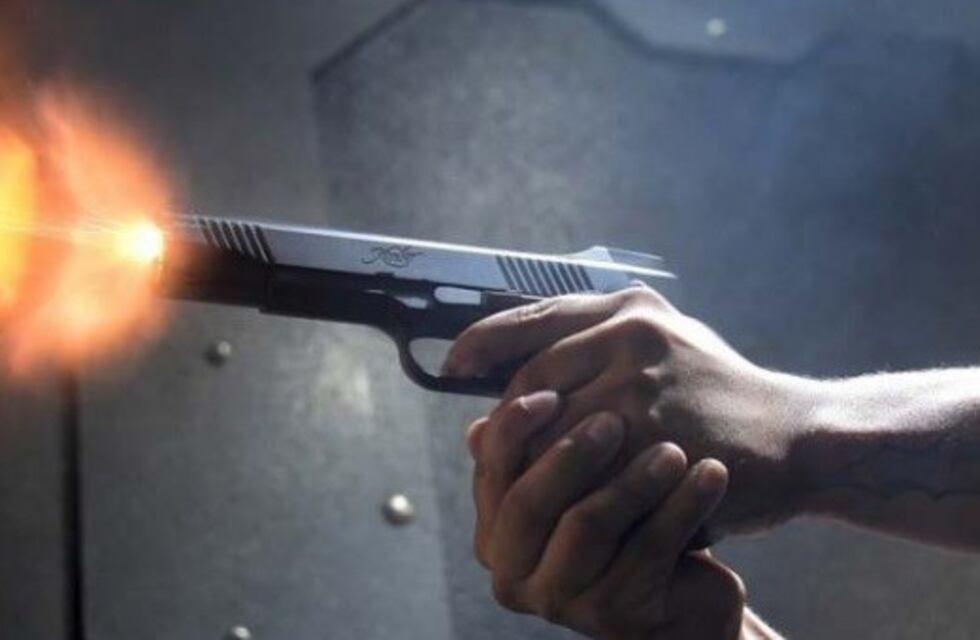 Le conectó un balazo en la espalda a su hermano luego de discutir