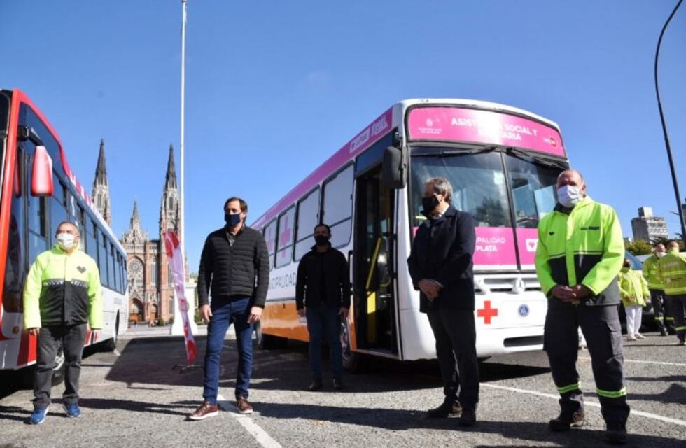 Cómo es el primer "colectivo sanitario" que comenzará a funcionar en La Plata