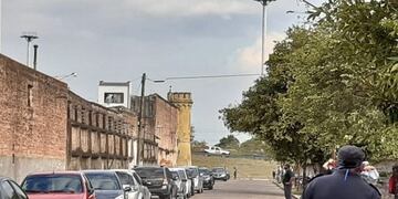 Preso en lo alto de la torre de la cárcel\u002E