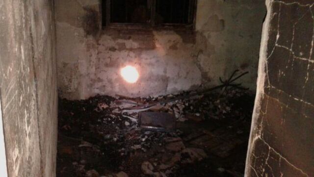 Se incendiu00f3 la vivienda de una mujer de 40 au00f1os acusada de matar a su pareja de 35 en Puerto General San Martu00edn.