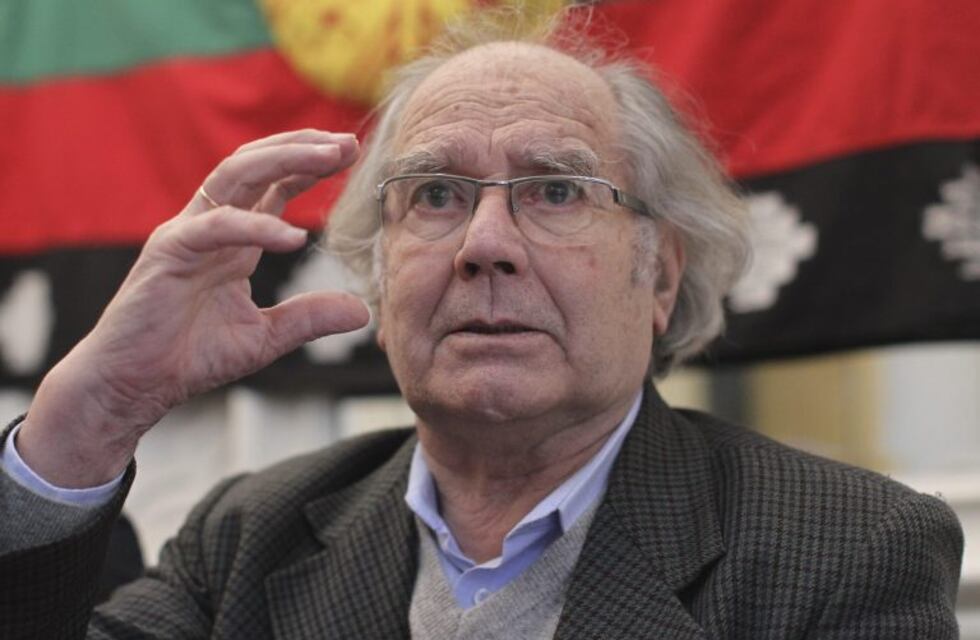 Familiares de soldados caídos en Malvinas escracharon a Pérez Esquivel en aeroparque