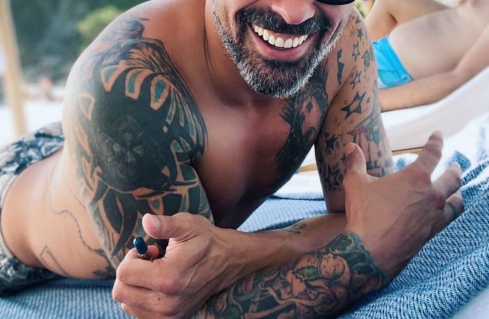 Lavezzi contó cómo conoció a la modelo brasileña y aclaró: "No es mi novia oficial"